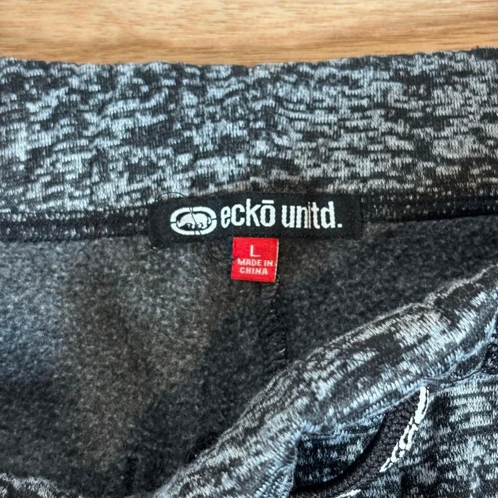 Ecko Unltd. black & grey shorts Size Large